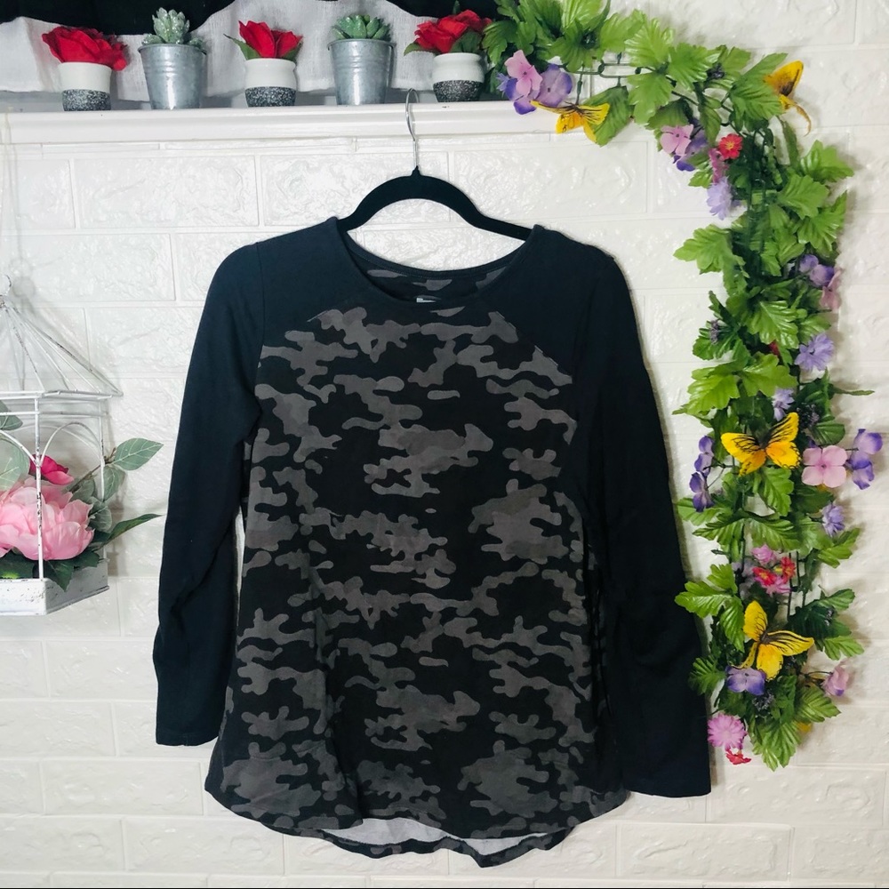 🌼3/$30🌼d&co Active Camo Raglan Top XS